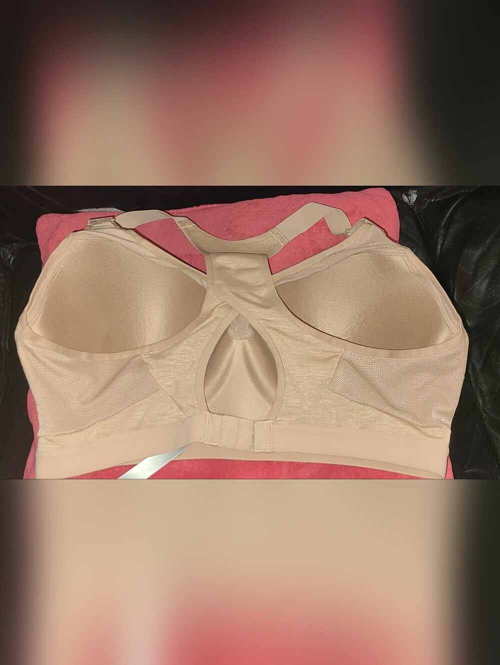 Increadible Sports Bra By VS Sport Nude Padded Racerback Bra- Size 38DD - Picture 3 of 3